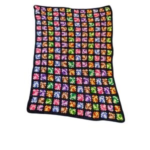 CC Vtg Roseanne Granny Square Afghan Colorful Crochet Bla Retro 90x58 Grannycore